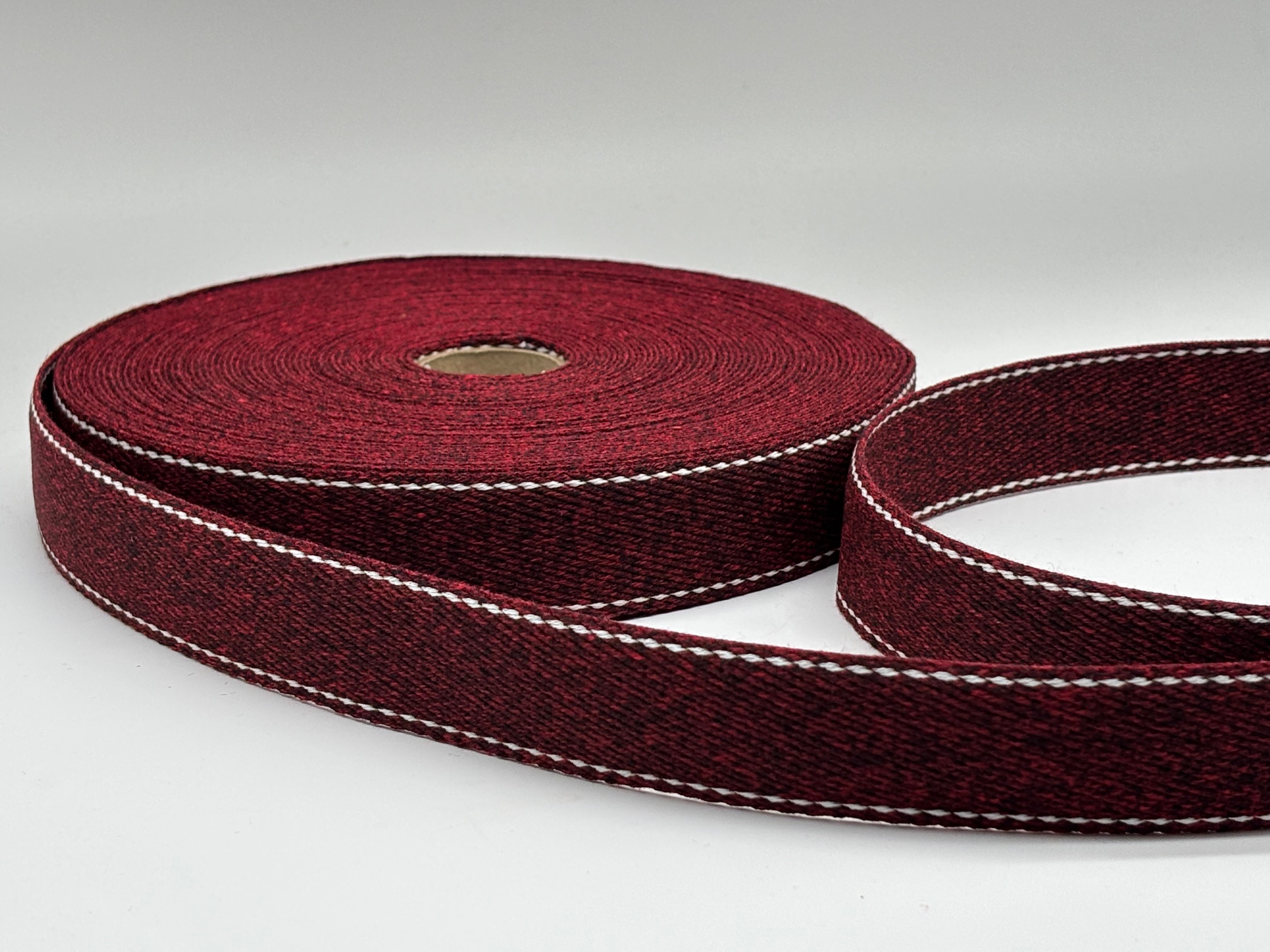 Gurtband Bordeaux meliert gestrichelt 30 mm